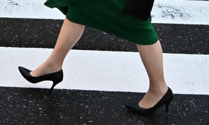 آخر أخبار الشركة أي نوع من صبغة الأحذية تختار لتبلل الصنادل الجلدية للصيانة؟  0